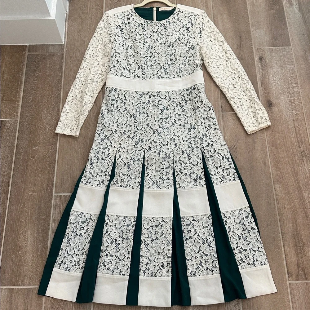Elegant Tory Burch Lace Midi Dress with Green Pleat Accents